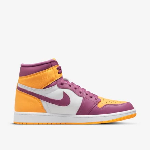 Nike Air Jordan 1 Retro High OG main image 2
